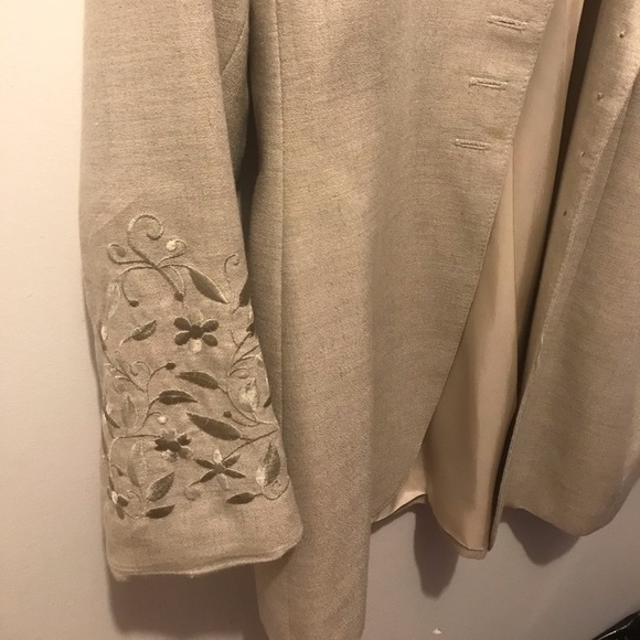 Ladies Business Suit Jacket - Picture 2 of 6